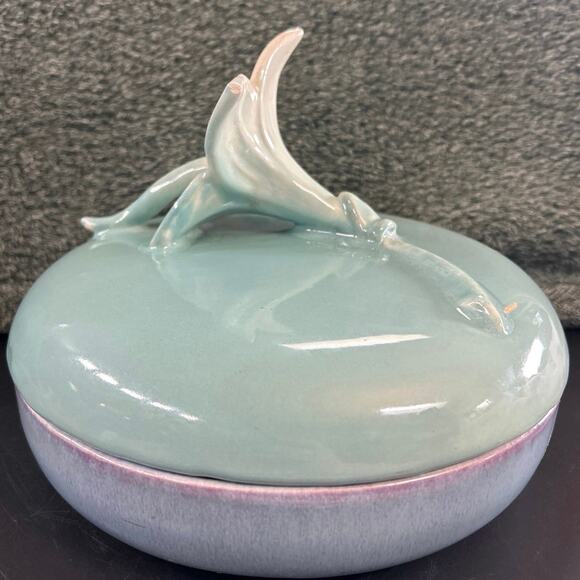 Royal Haeger Pastel Blue and Purple Covered Dish Lily Single Stamen Lid - Picture 4 of 10